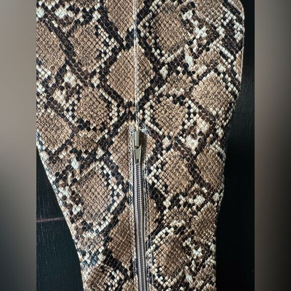 Shoe Dazzle Brown Black Snakeskin Boots Size 8 - Picture 6 of 10